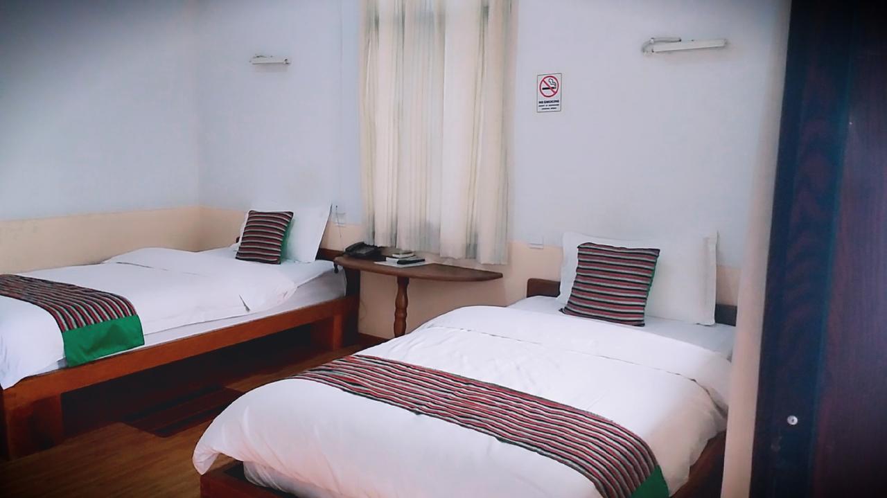 Wun Tawp Garden Hotel Myitkyinā Exteriör bild