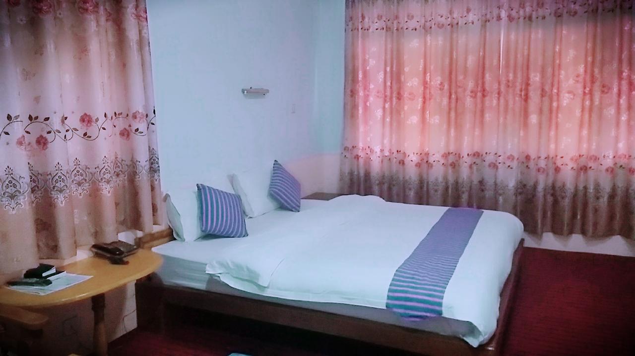 Wun Tawp Garden Hotel Myitkyinā Exteriör bild